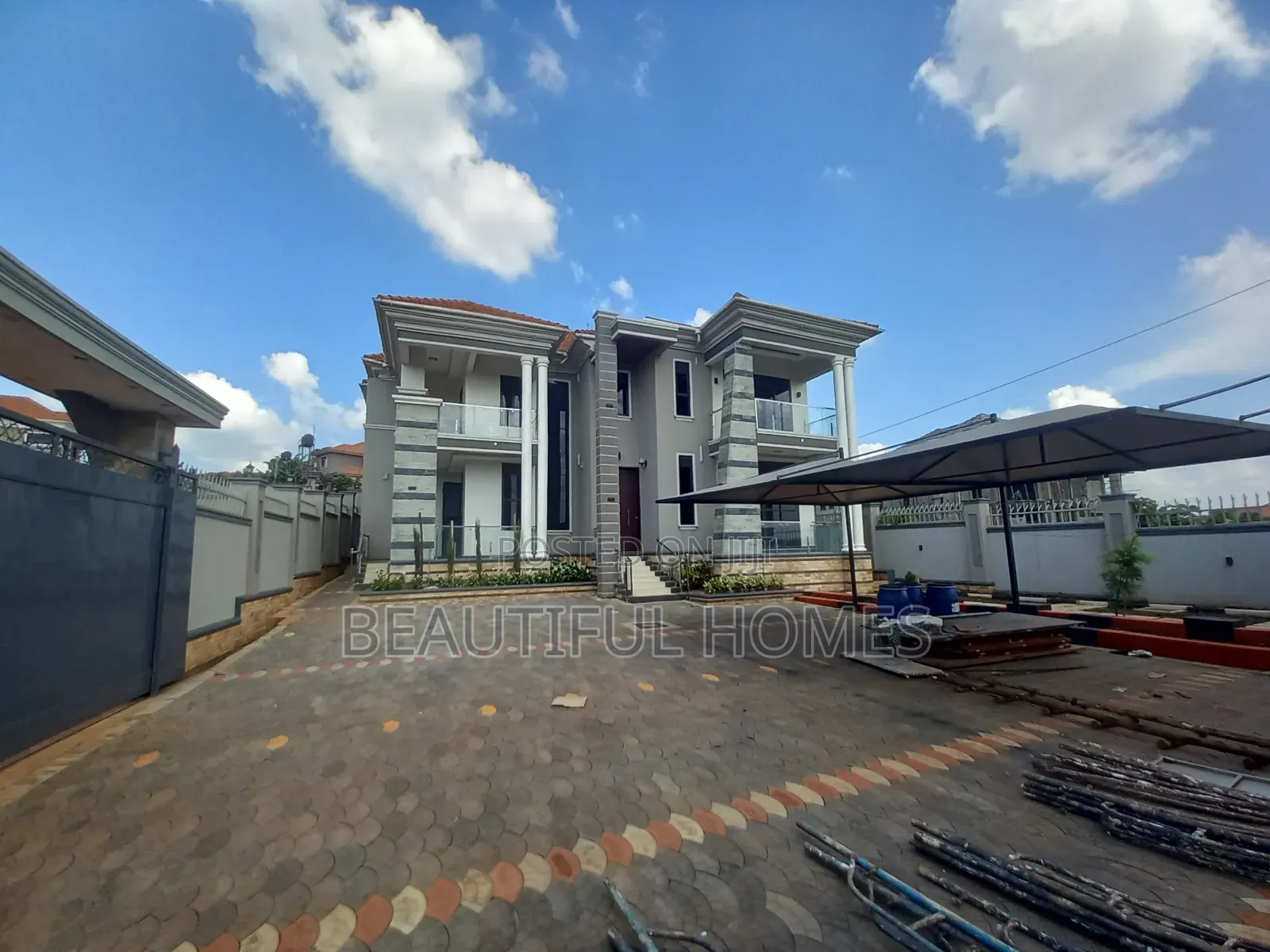 Furnished 6bdrm Duplex in Kira, Central Division for sale