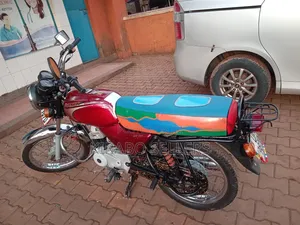 Bajaj Boxer 100 2023 Red