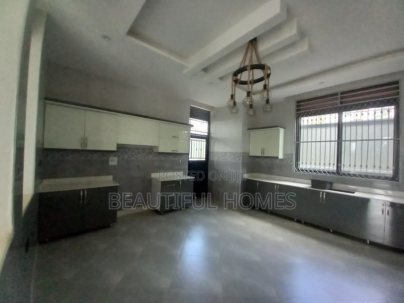 Furnished 6bdrm Mansion in Kira for sale