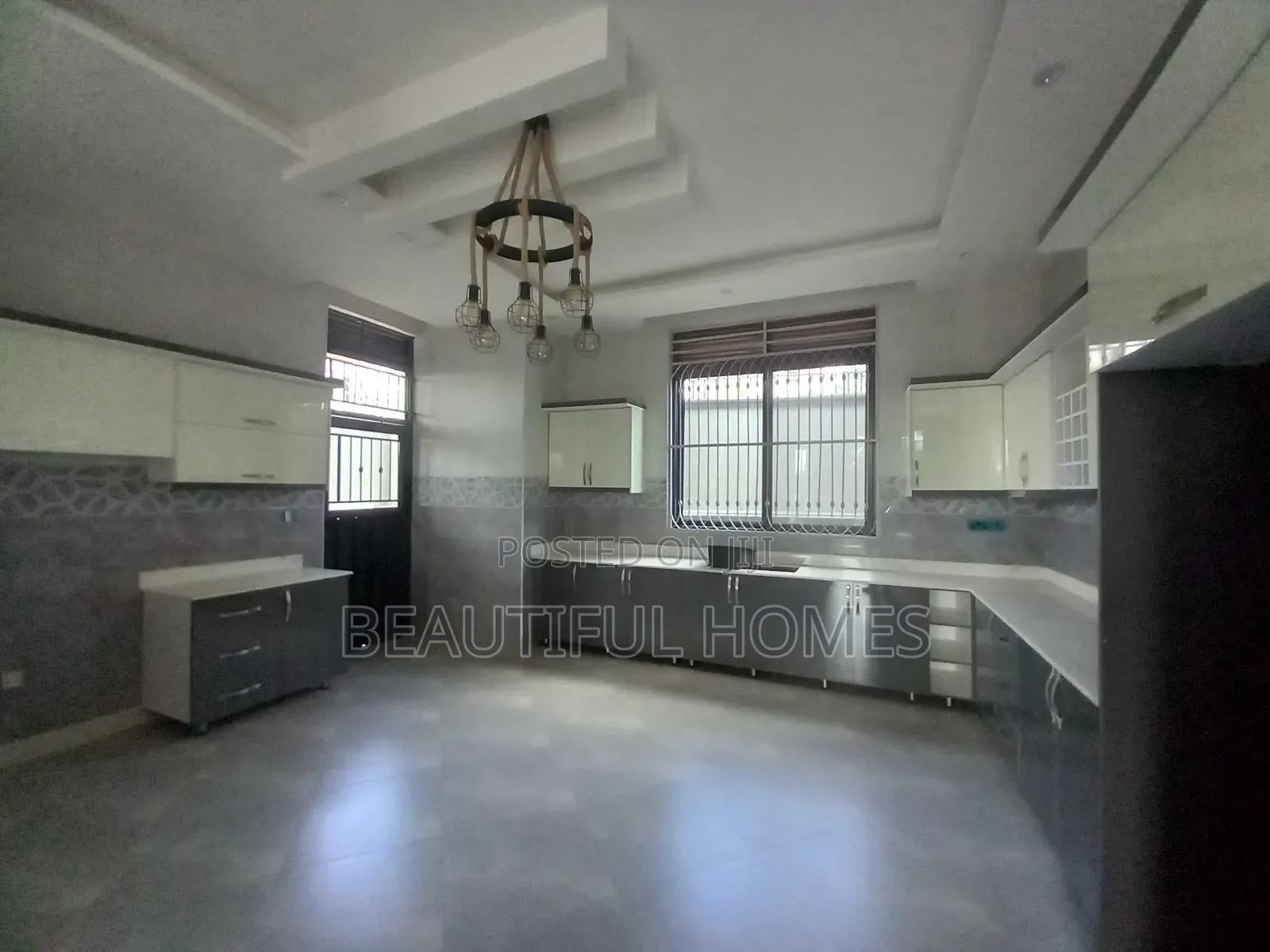Furnished 6bdrm Mansion in Kira for sale