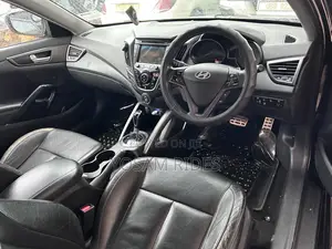 Hyundai Veloster 3dr Hatchback w/Black Interior (1.6L 4cyl 6AM) 2014
