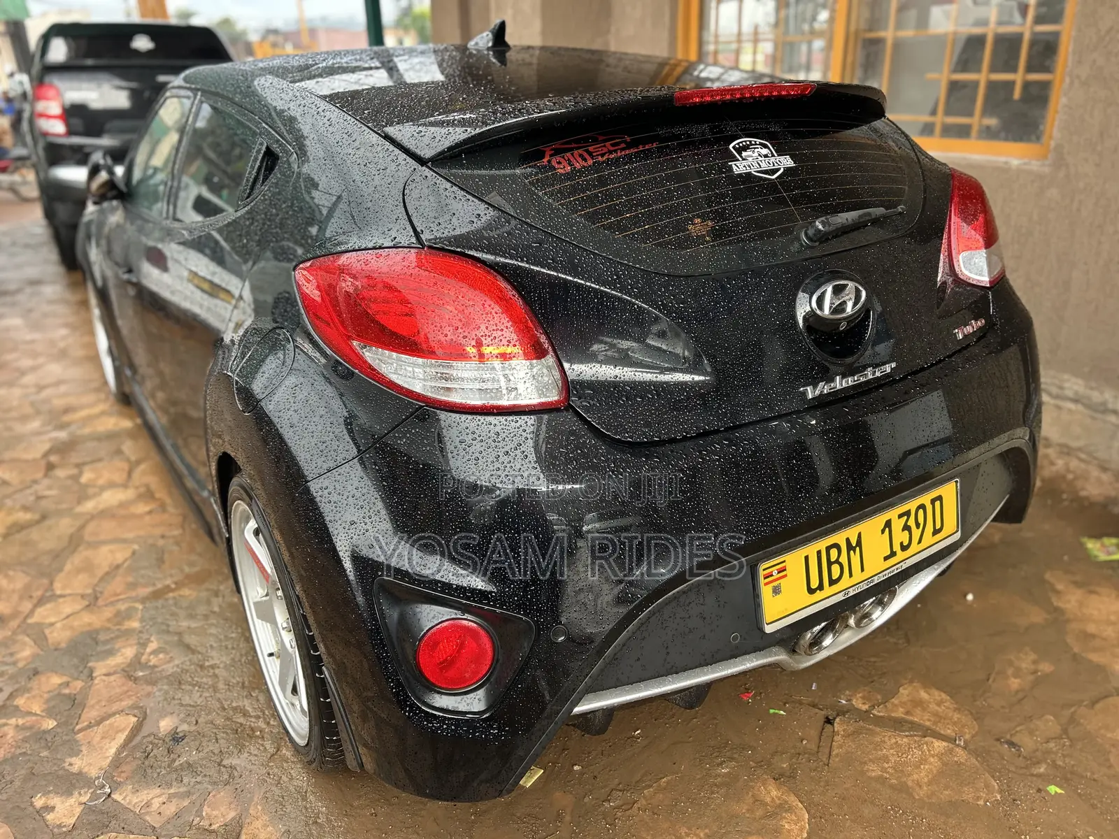Hyundai Veloster 3dr Hatchback w/Black Interior (1.6L 4cyl 6AM) 2014