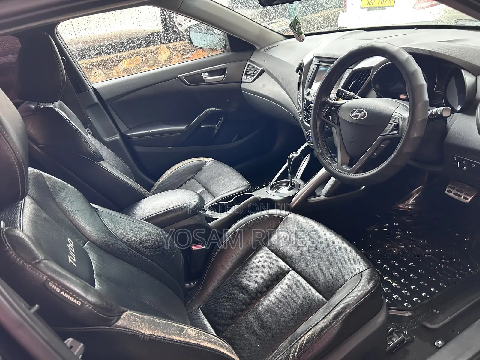 Hyundai Veloster 3dr Hatchback w/Black Interior (1.6L 4cyl 6AM) 2014