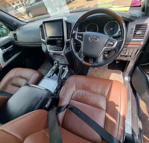 Toyota Land Cruiser 4.6 V8 ZX 2016 Gray