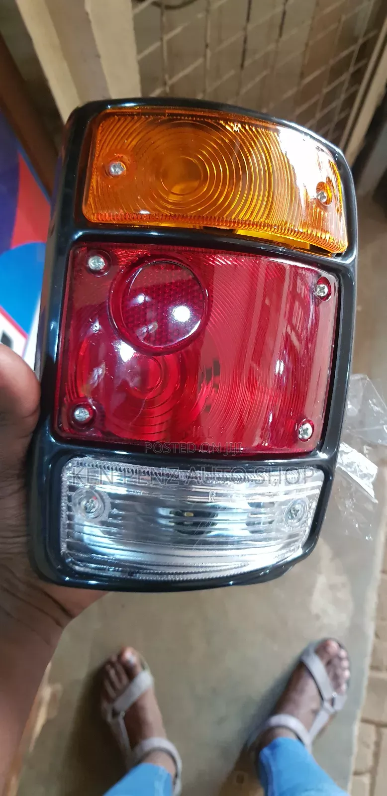Nissan Datsun 1200 Taillamps