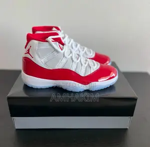 Classic Nike Airjordan 11 Retro Cherry in Stock