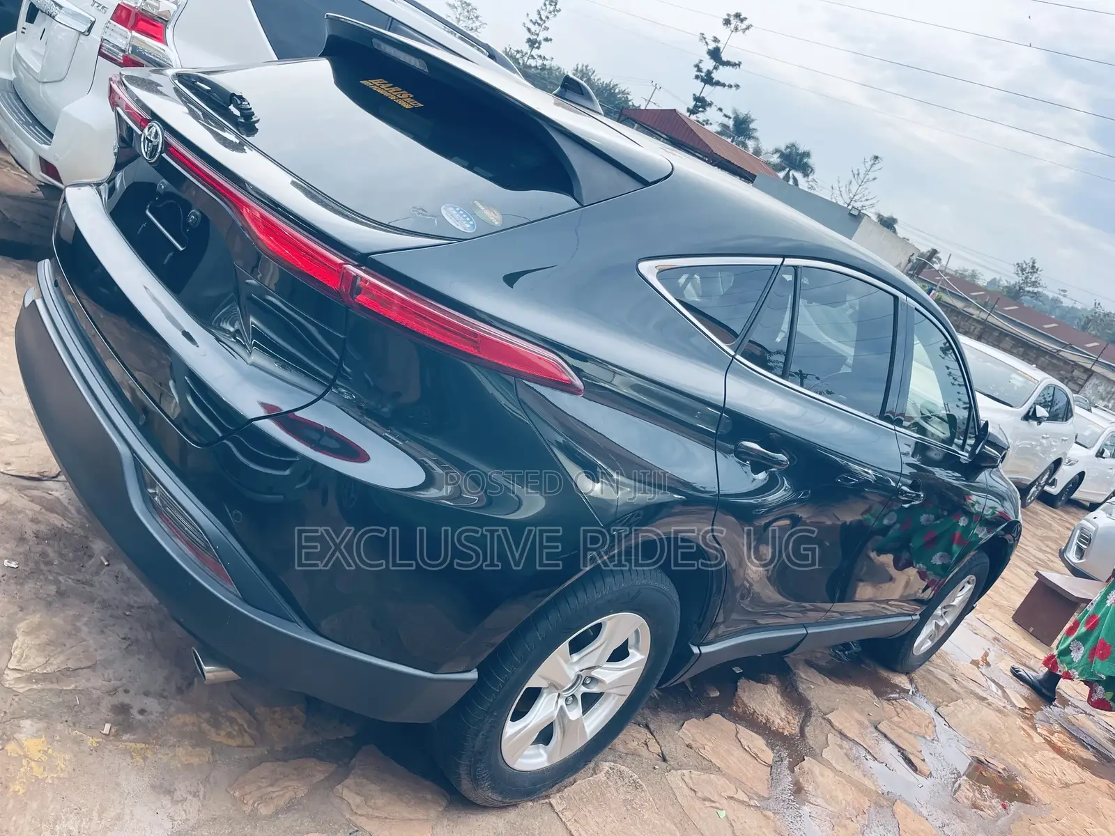 Toyota Harrier 2.0 2020 Black