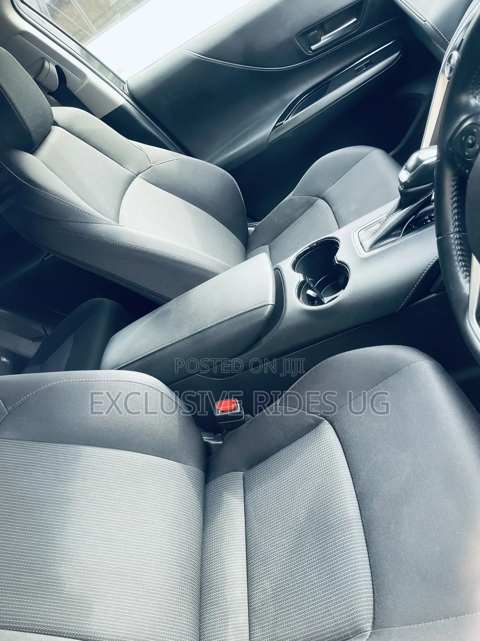 Toyota Harrier 2.0 2020 Black