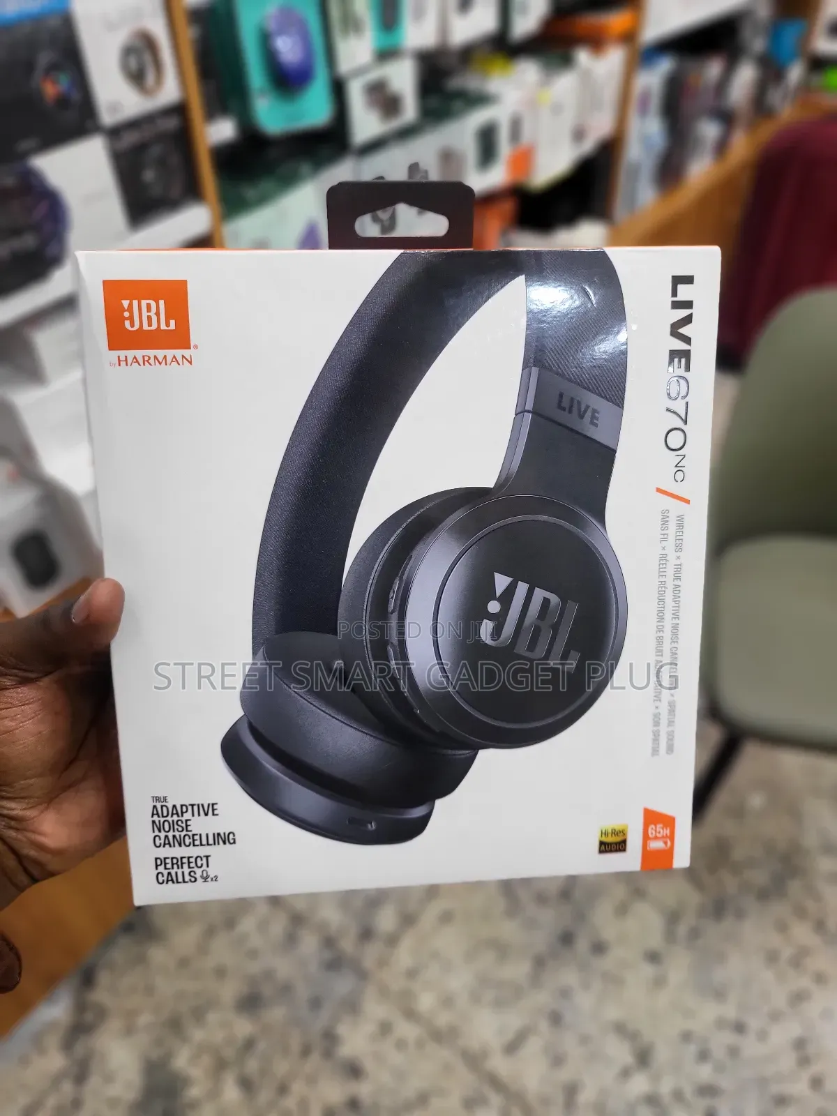 JBL LIVE 670 Bluetooth Headphones