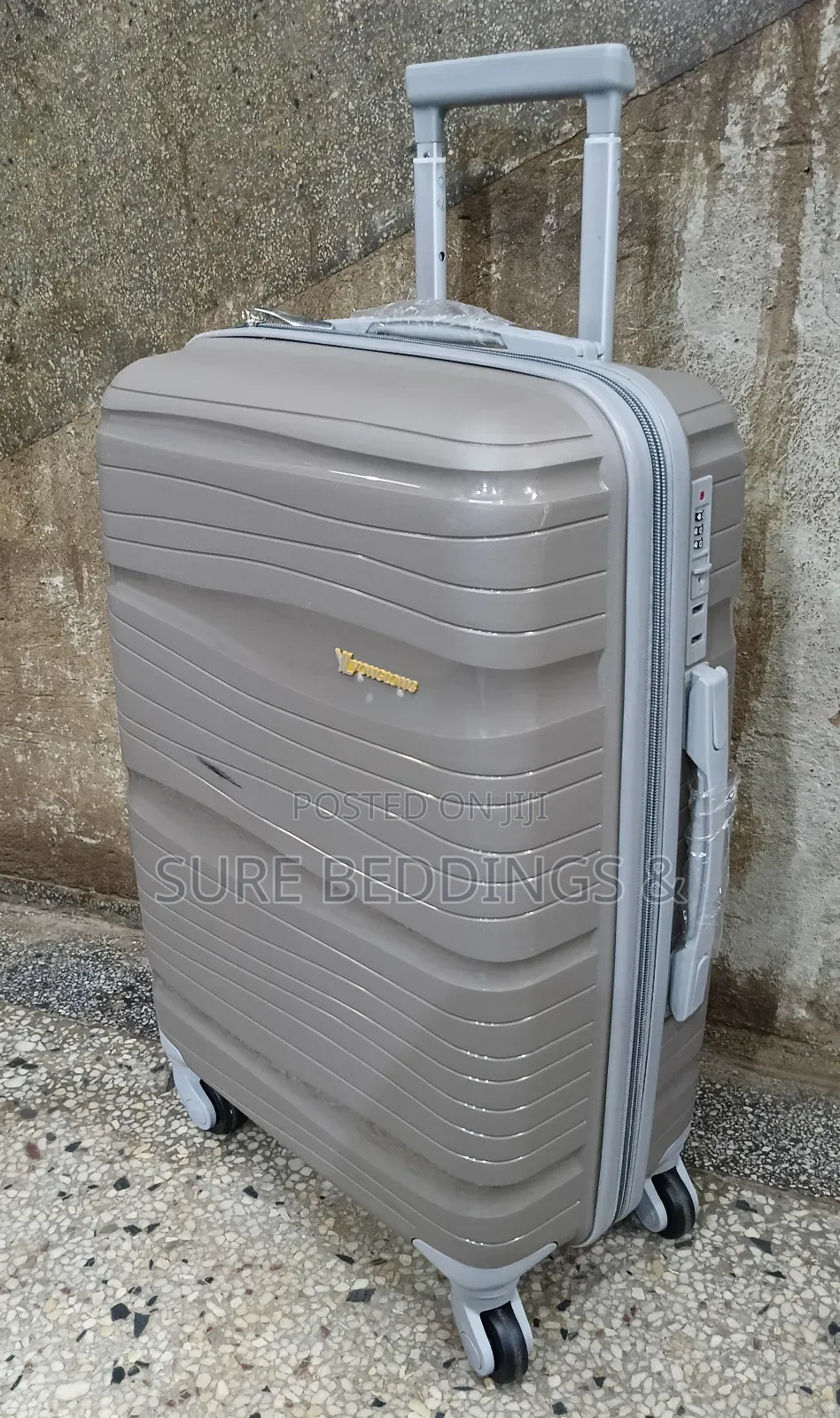 Easy Plastic Suitcase