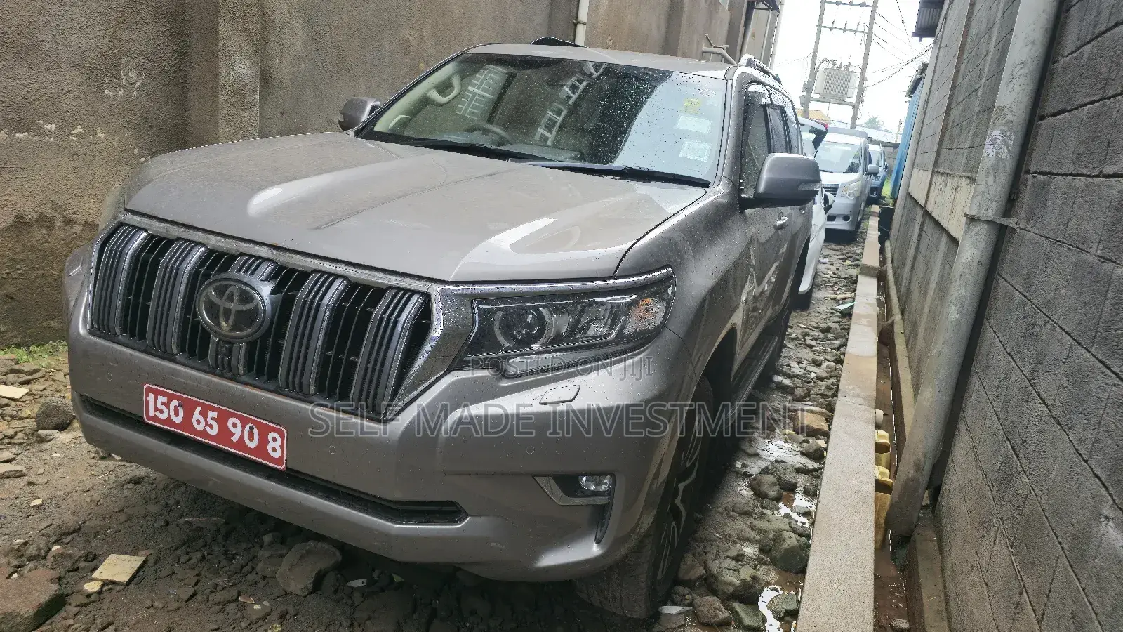 Toyota Land Cruiser Prado 2023 Gold
