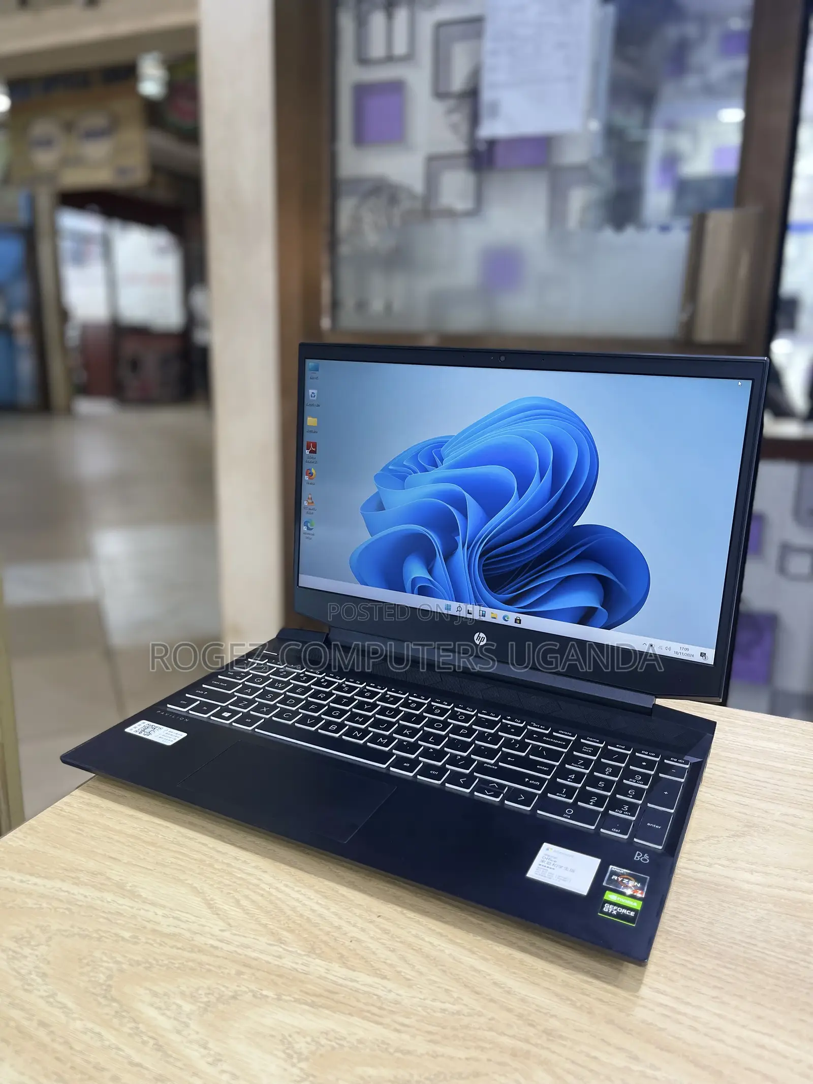 New Laptop HP Pavilion 15-Cs3063cl 16GB AMD Ryzen 7 SSD 512GB