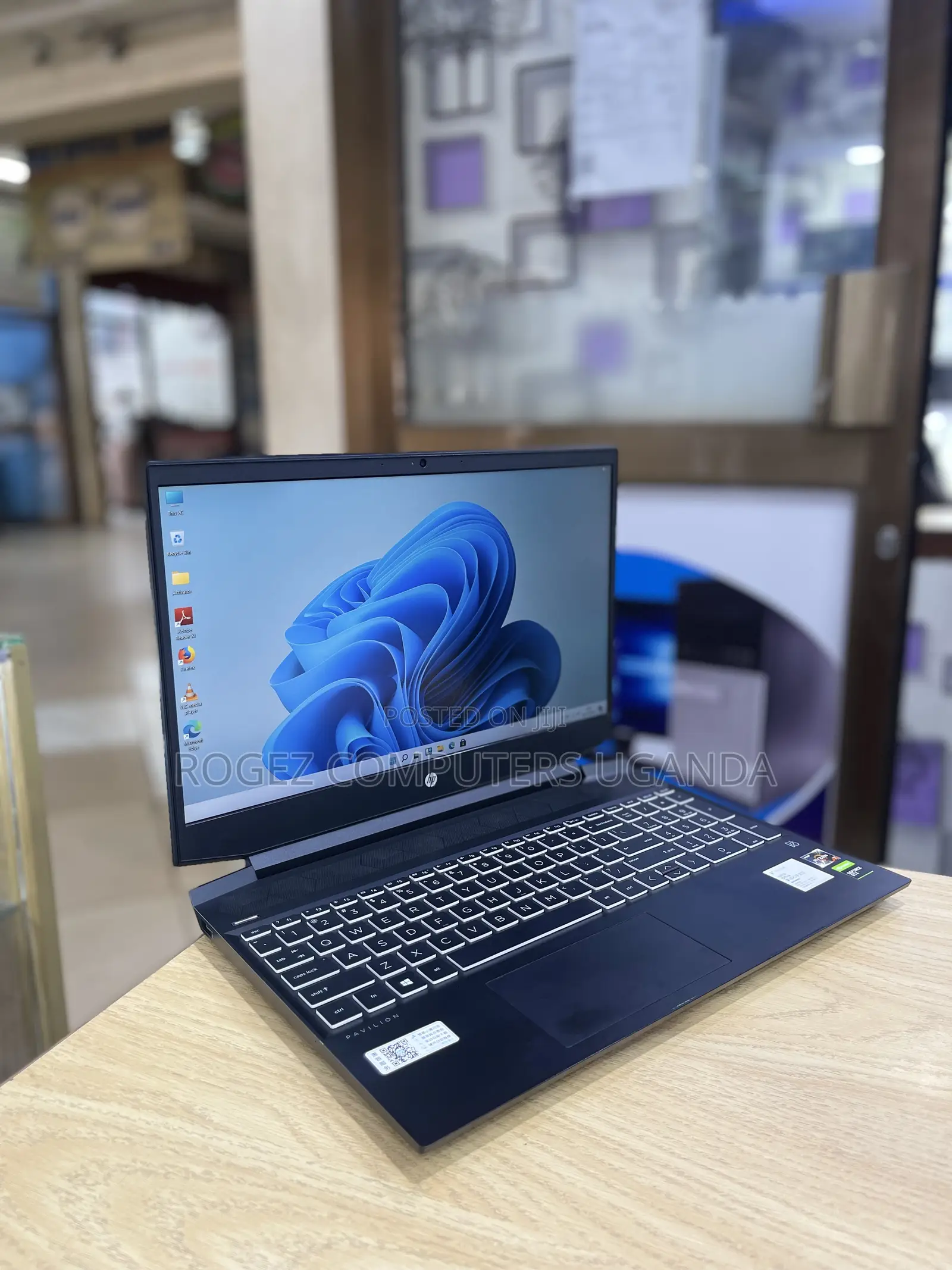 New Laptop HP Pavilion 15-Cs3063cl 16GB AMD Ryzen 7 SSD 512GB