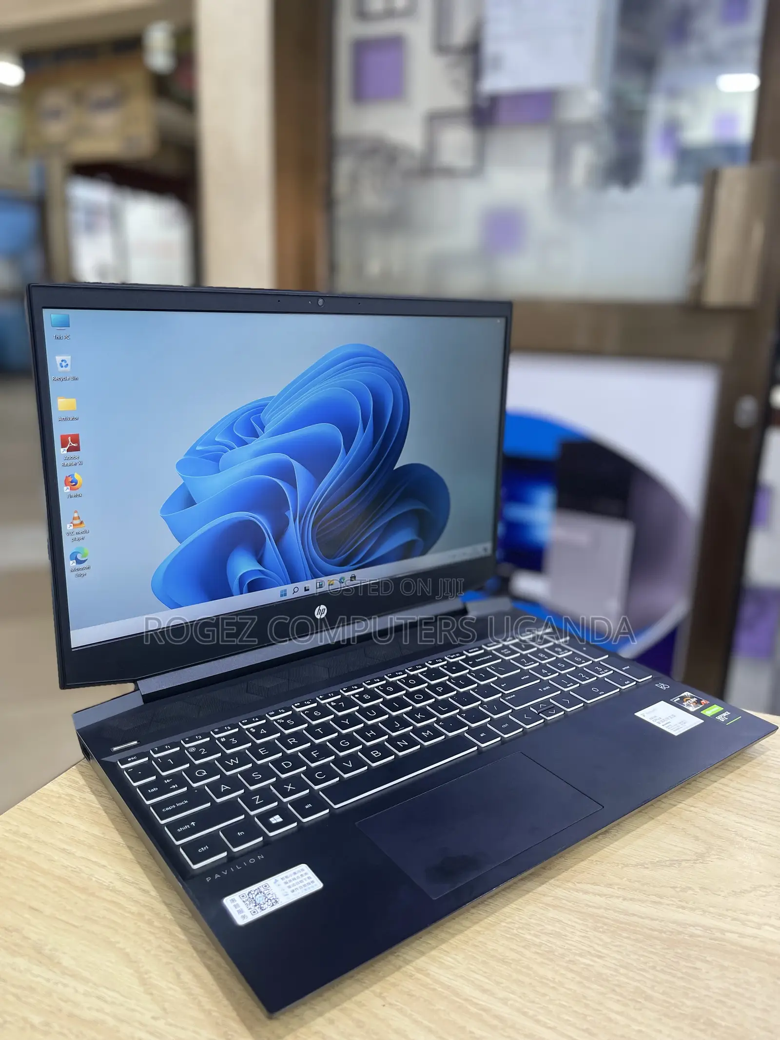 New Laptop HP Pavilion 15-Cs3063cl 16GB AMD Ryzen 7 SSD 512GB