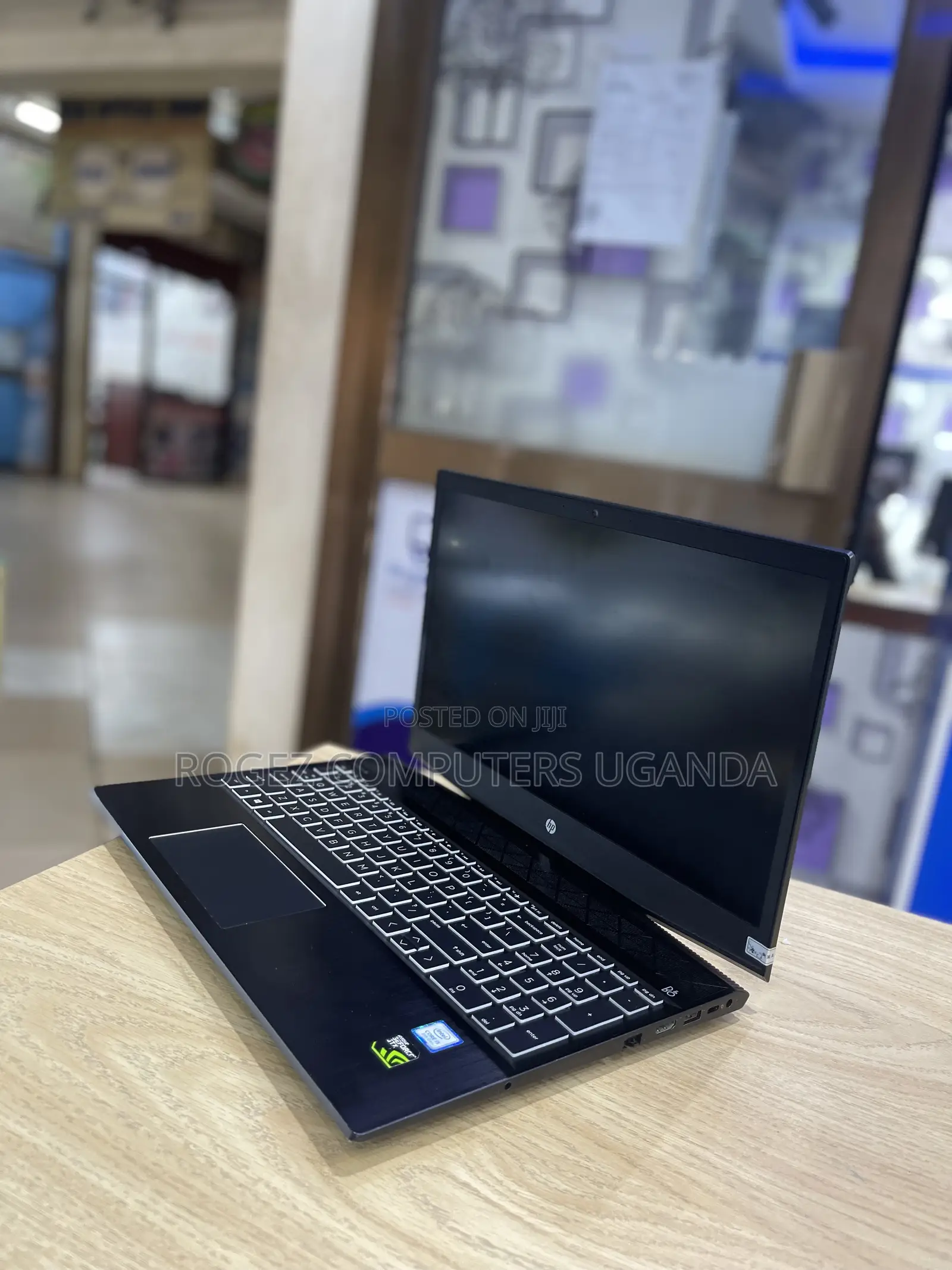 New Laptop HP Pavilion 15z 8GB Intel Core I5 SSD 512GB