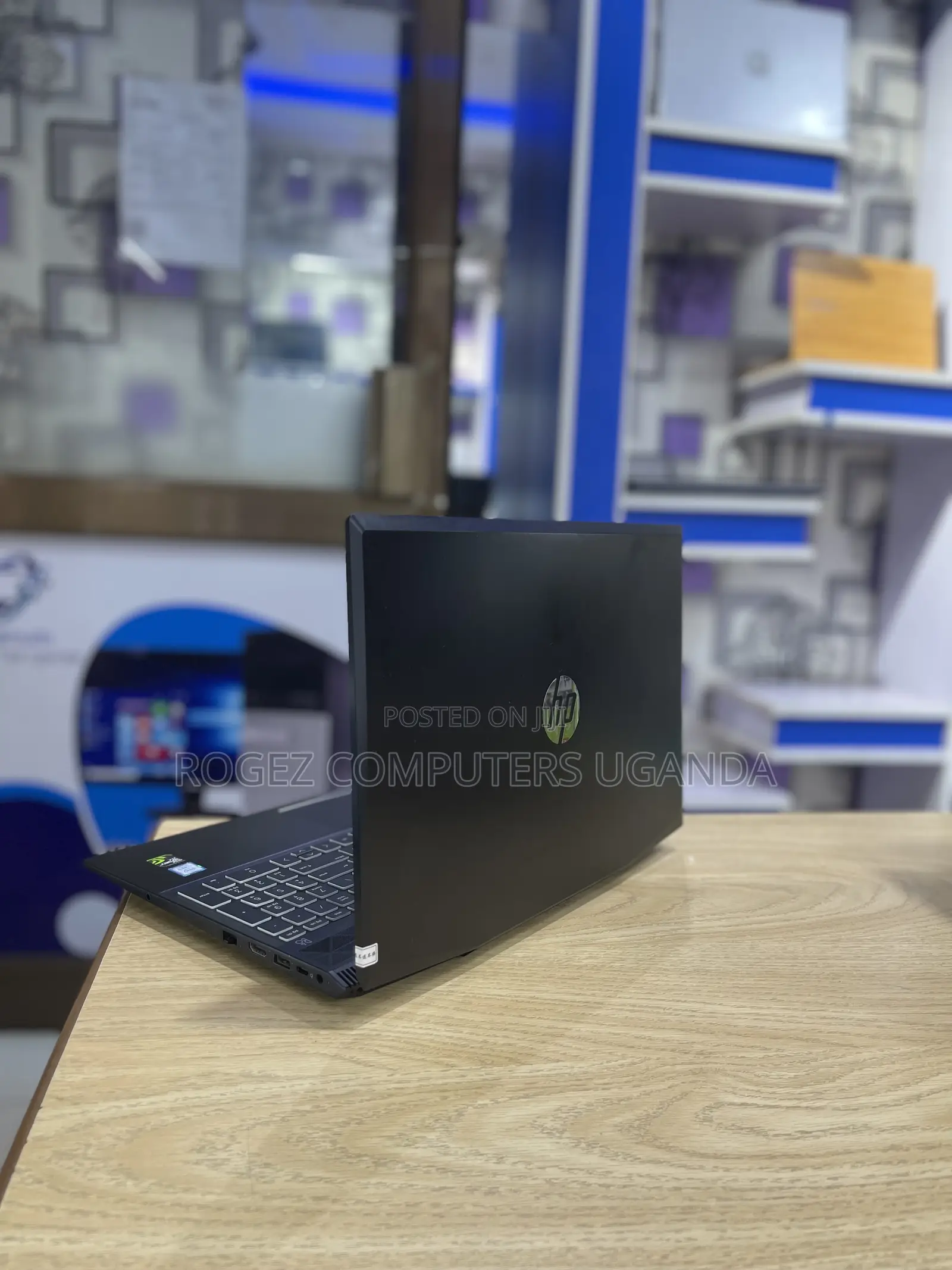 New Laptop HP Pavilion 15z 8GB Intel Core I5 SSD 512GB