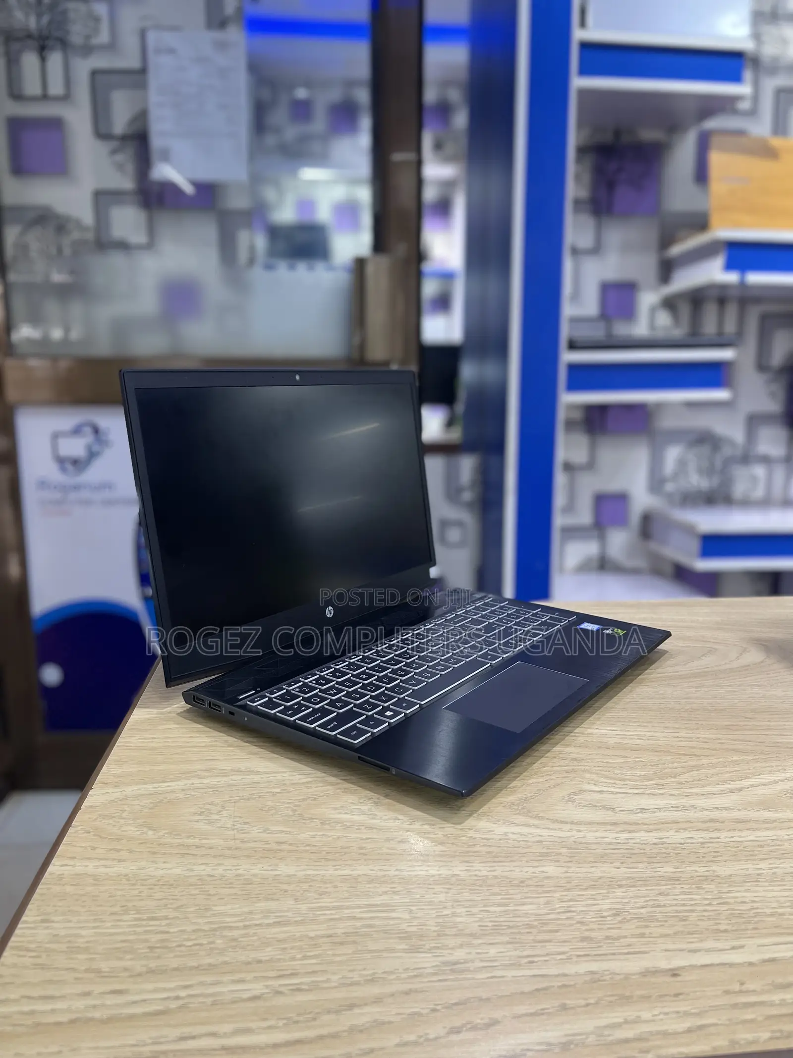 New Laptop HP Pavilion 15z 8GB Intel Core I5 SSD 512GB