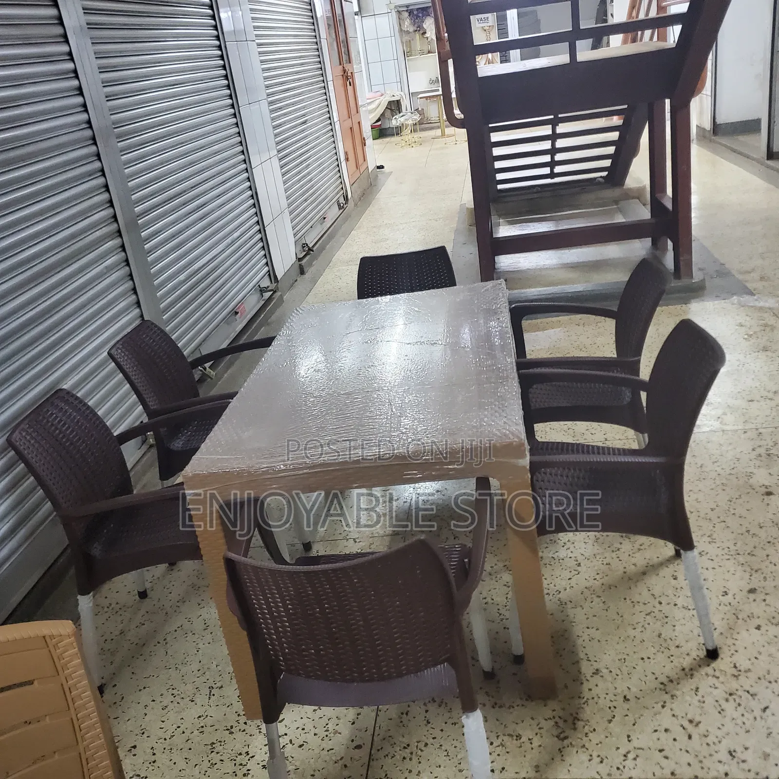 Set of Chairs and Table Plastic for Restaurant Dining/Bar