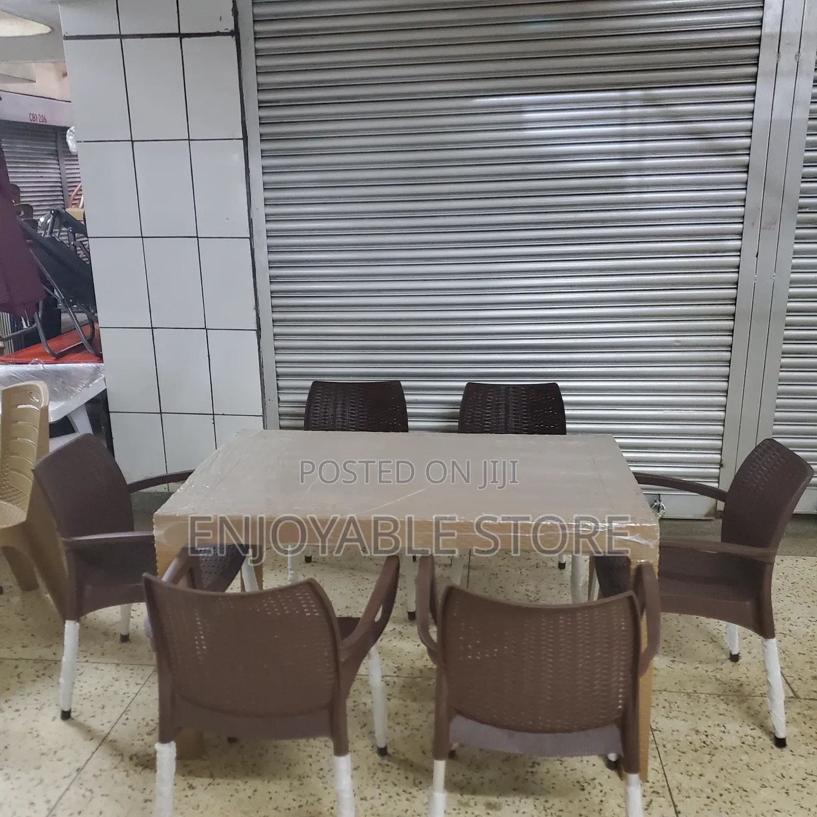 Set of Chairs and Table Plastic for Restaurant Dining/Bar