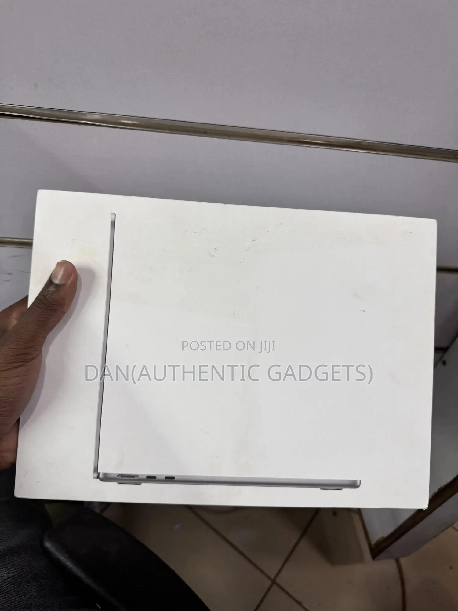 New Laptop Apple MacBook Air 2024 M3 13-Inch 8GB Apple M3 SSD 512GB