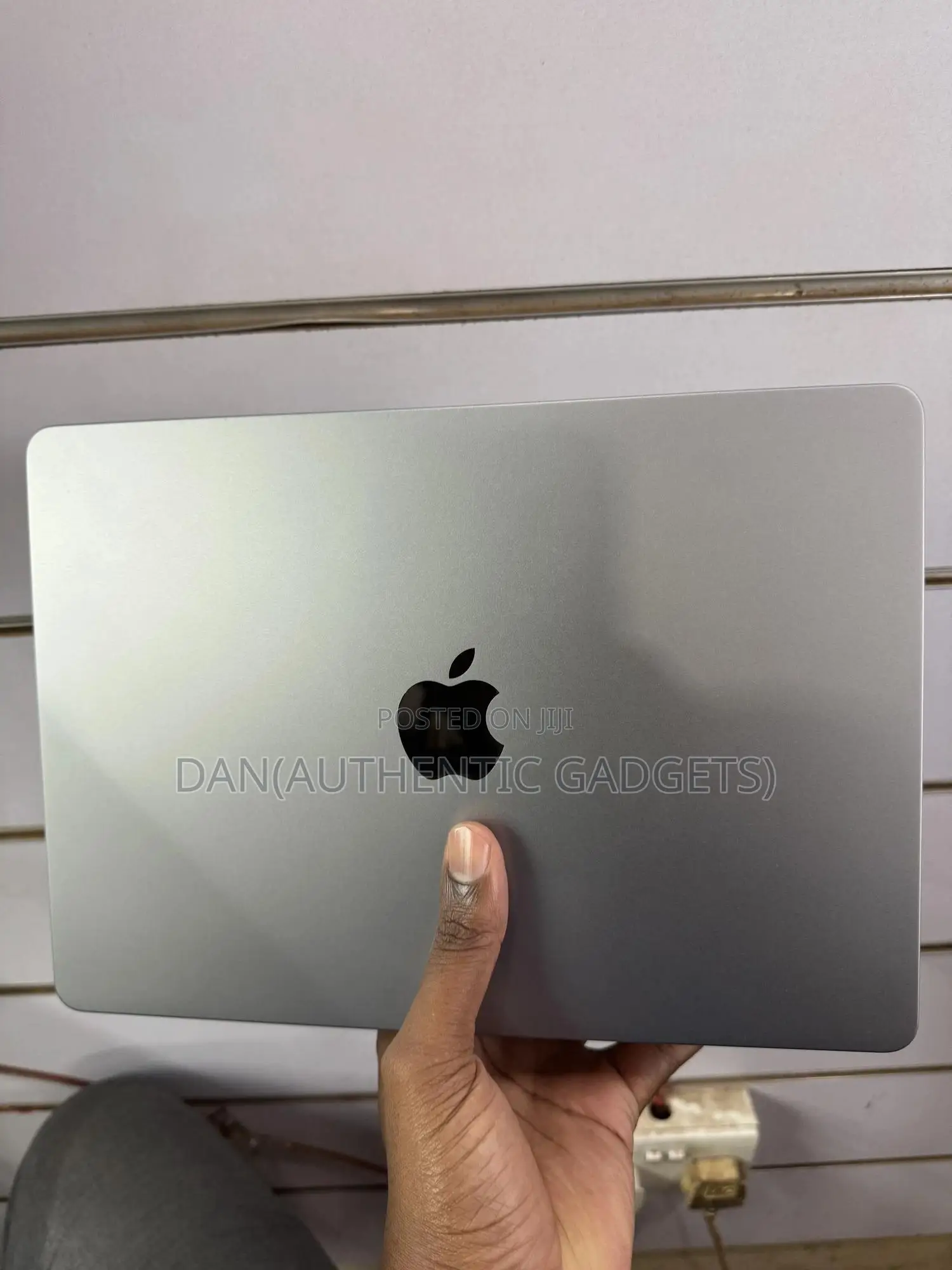 New Laptop Apple MacBook Air 2024 M3 13-Inch 8GB Apple M3 SSD 512GB