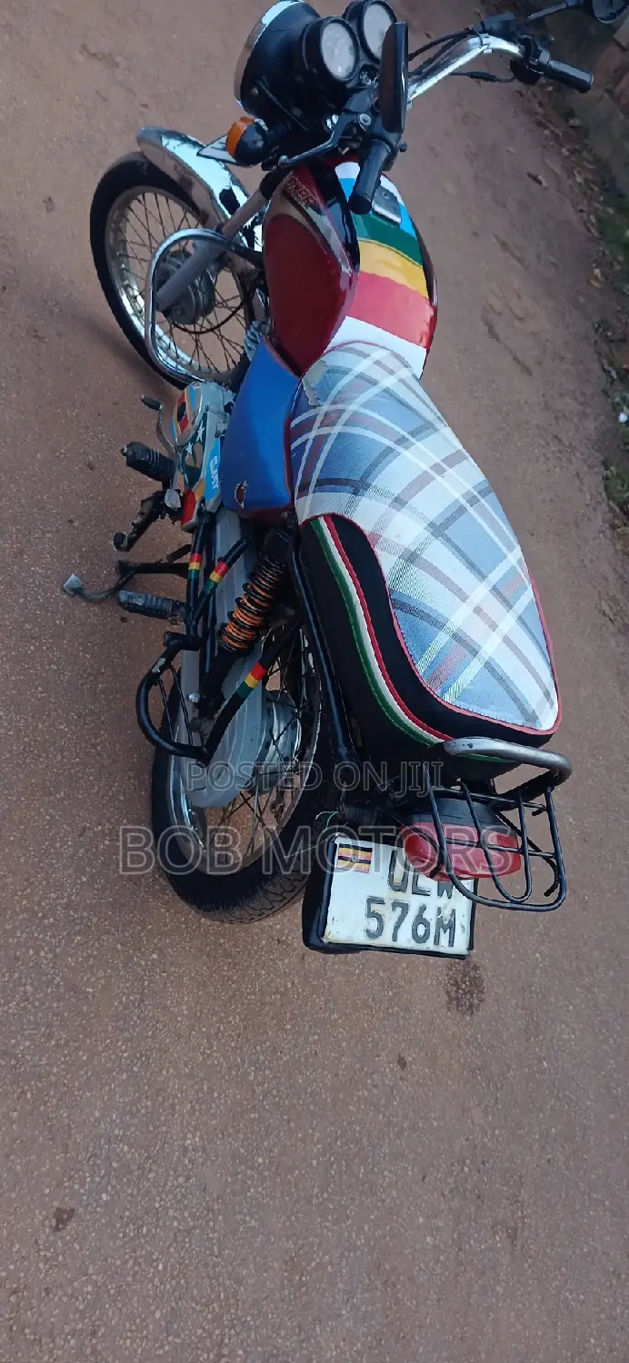 Bajaj Boxer 100 2023 Red