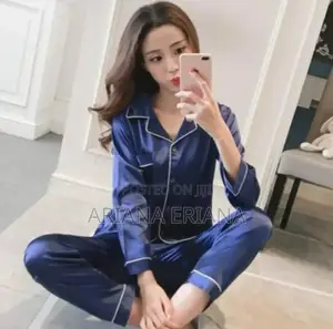Photo - 2 Pieces Silk Pyjama Set