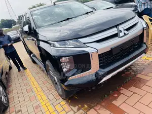 Photo - Mitsubishi Triton 2021 Black