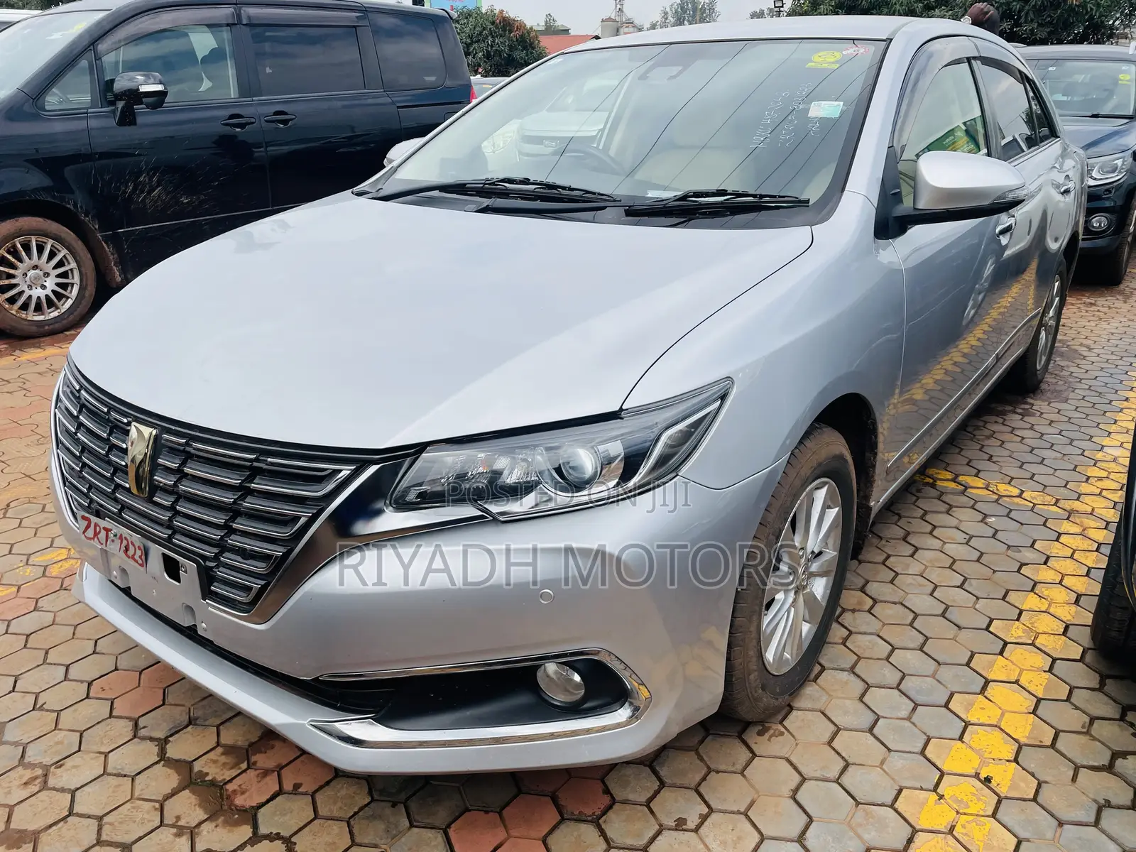 Toyota Premio 1.8 FWD 2018 Silver