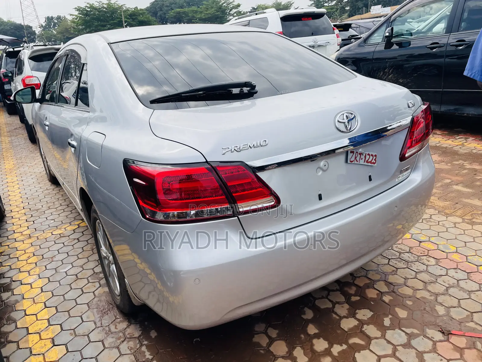 Toyota Premio 1.8 FWD 2018 Silver