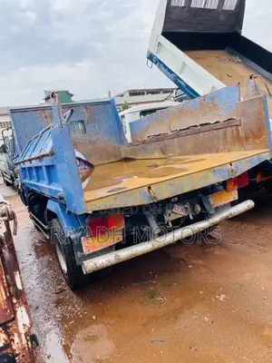 Hino Dumper 5gears