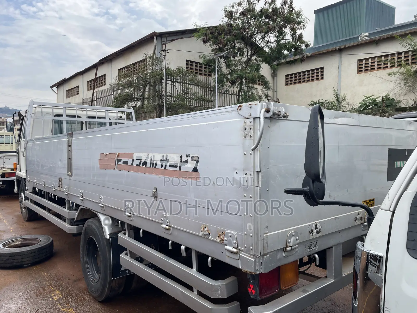 Isuzu Double Lights Shot Gear