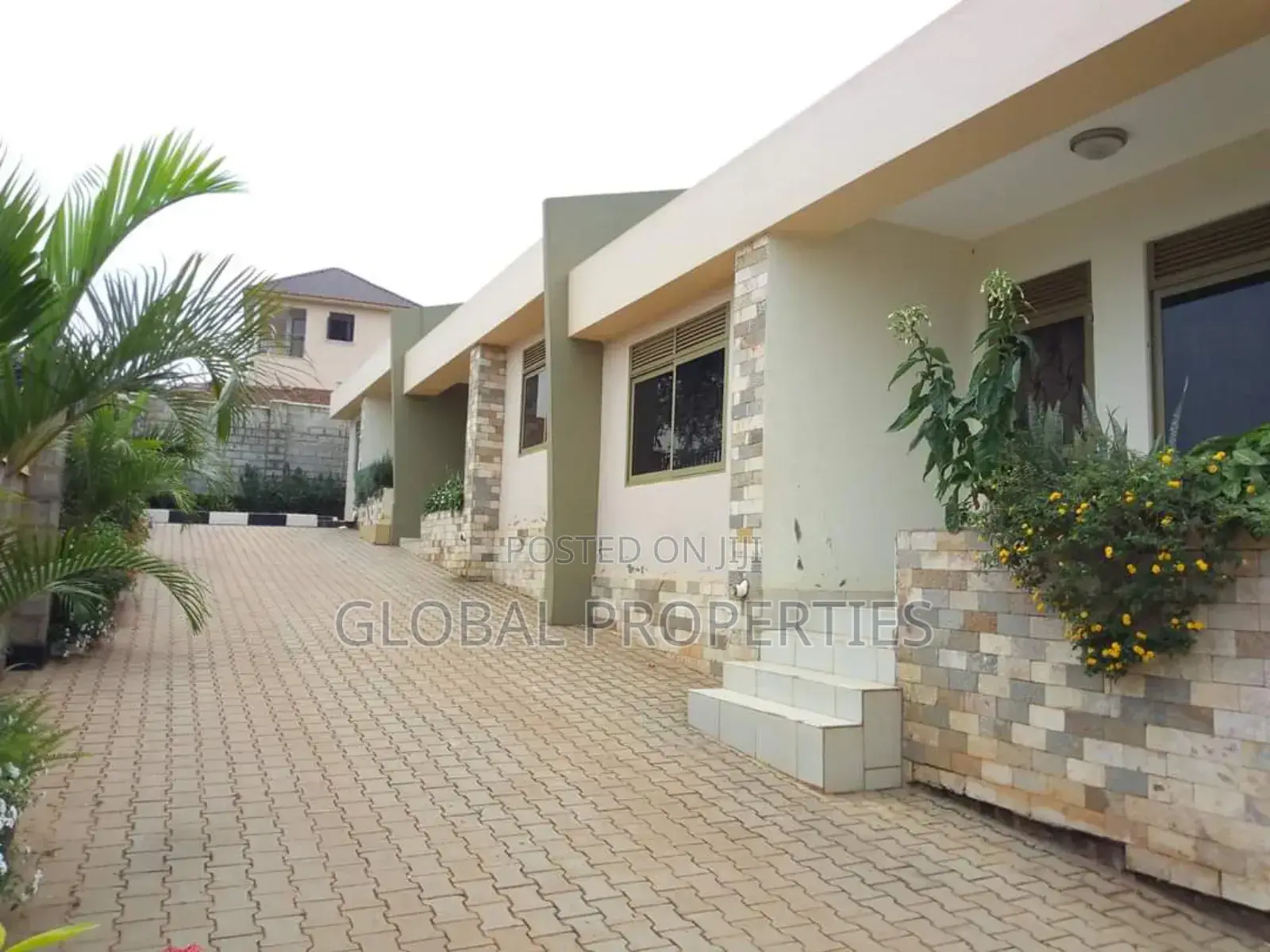 1bdrm Bungalow in Kira Bulindo Rd, Central Division for rent