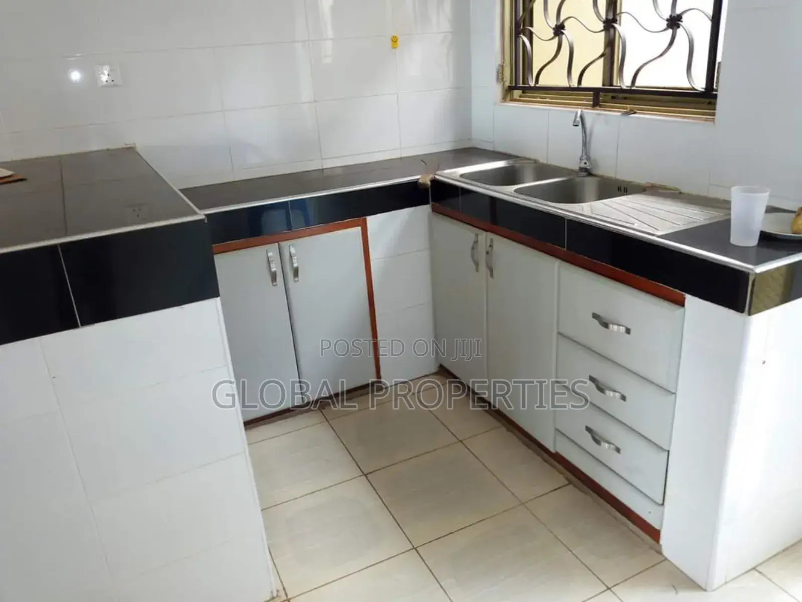 1bdrm Bungalow in Kira Bulindo Rd, Central Division for rent