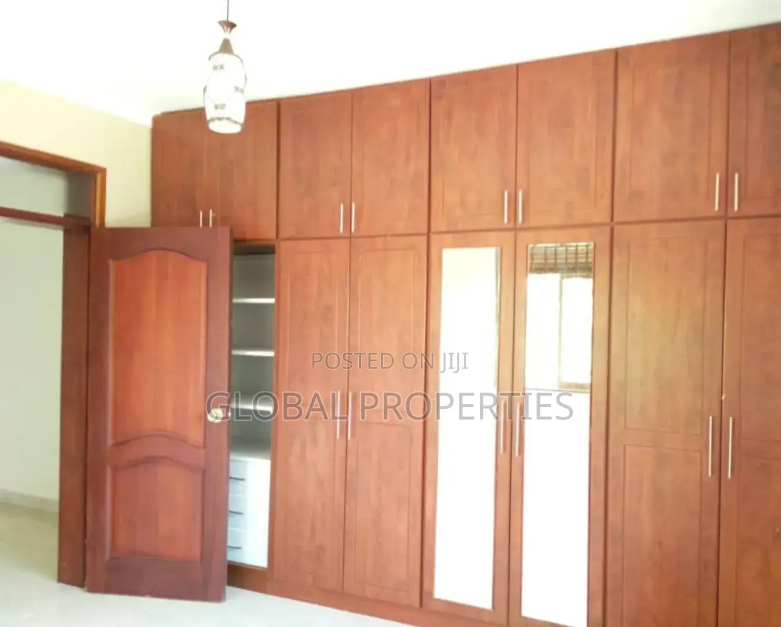 2bdrm Bungalow in Kira Estate, Central Division for rent