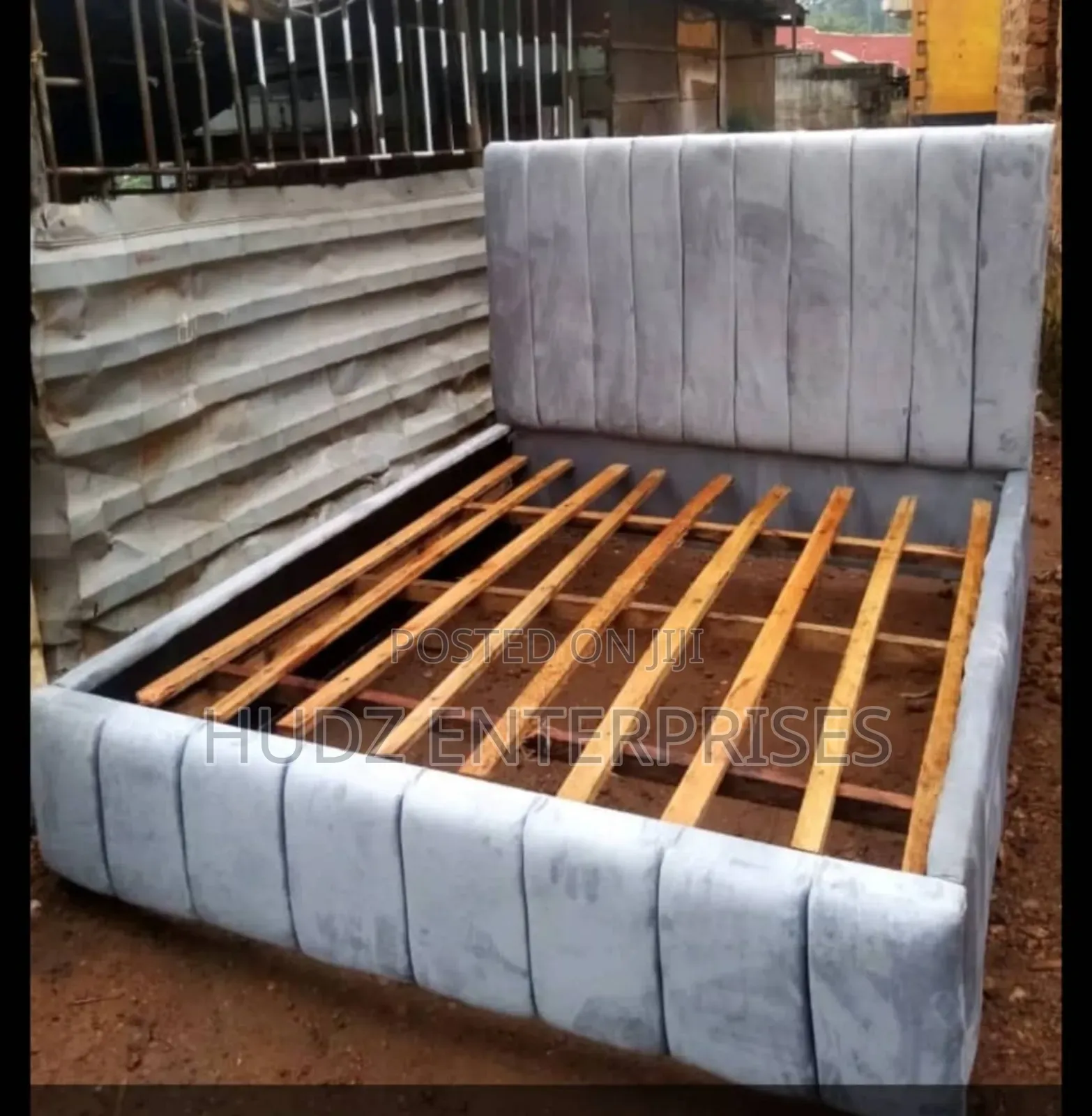 5x6 Gray Fabric Bed