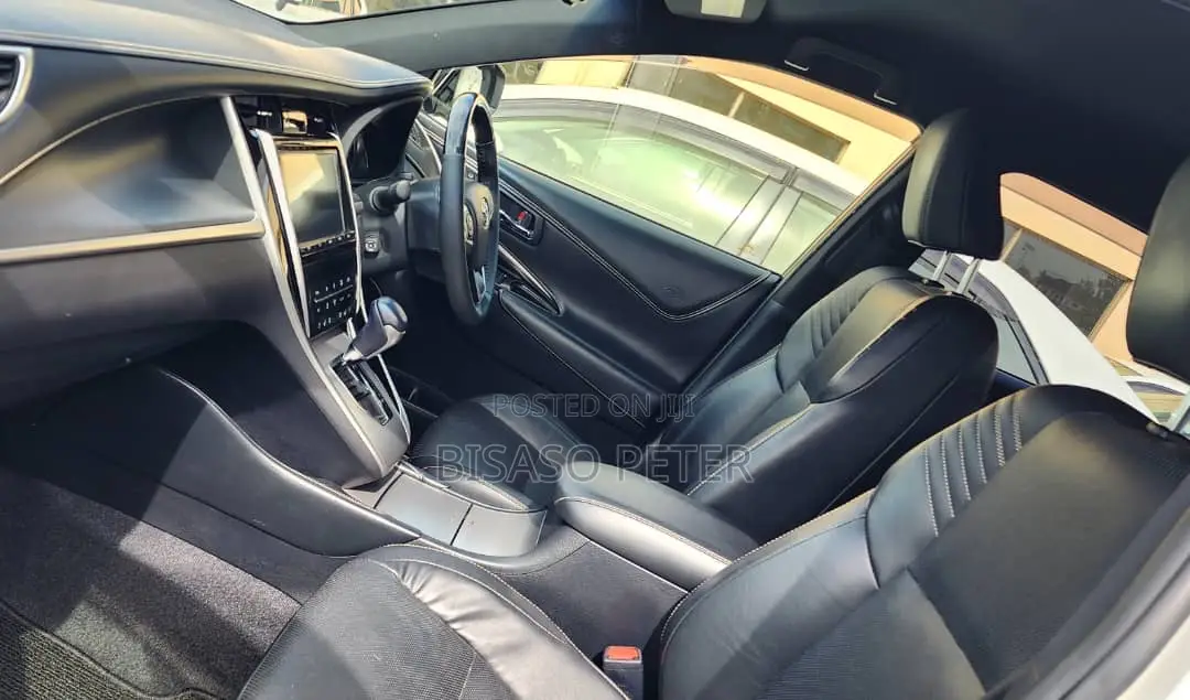 Toyota Harrier 2.0 2017 White