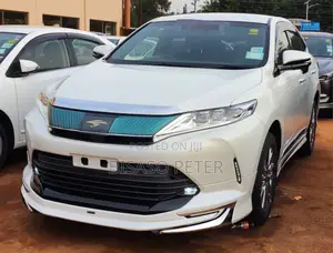 Toyota Harrier 2.0 2017 White