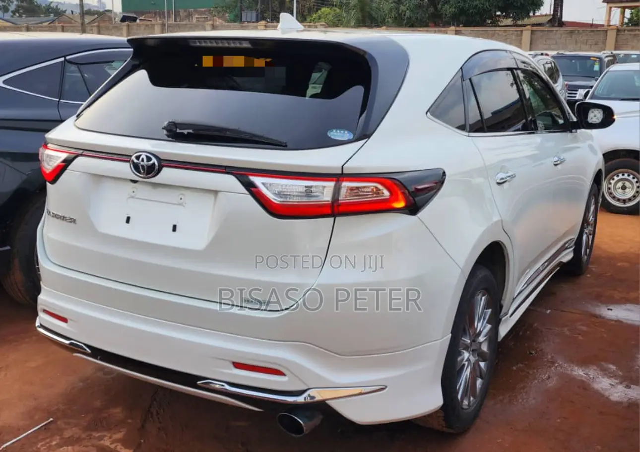 Toyota Harrier 2.0 2017 White