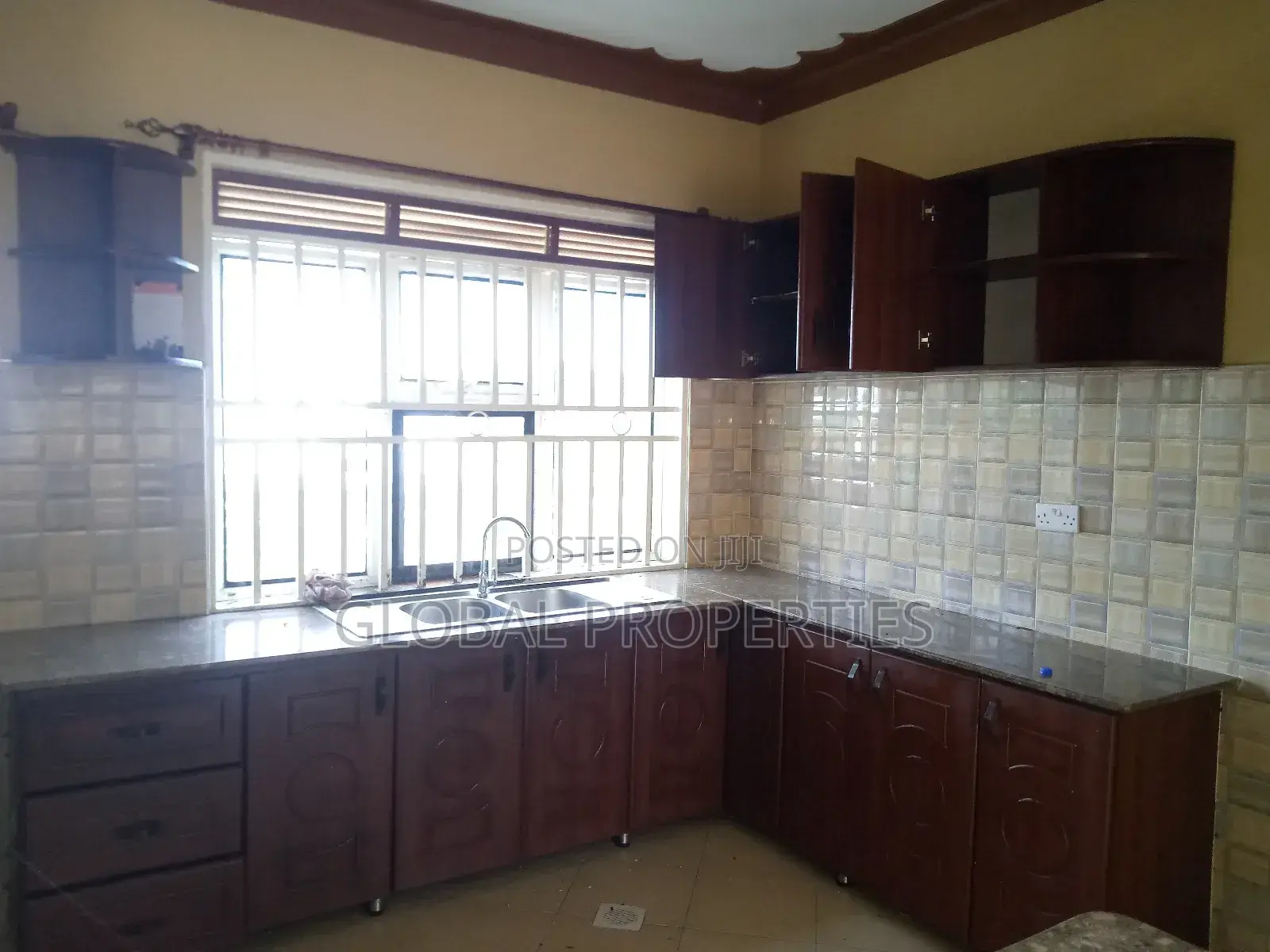 2bdrm Bungalow in Bweyogerere Buuto Rd, Central Division for rent