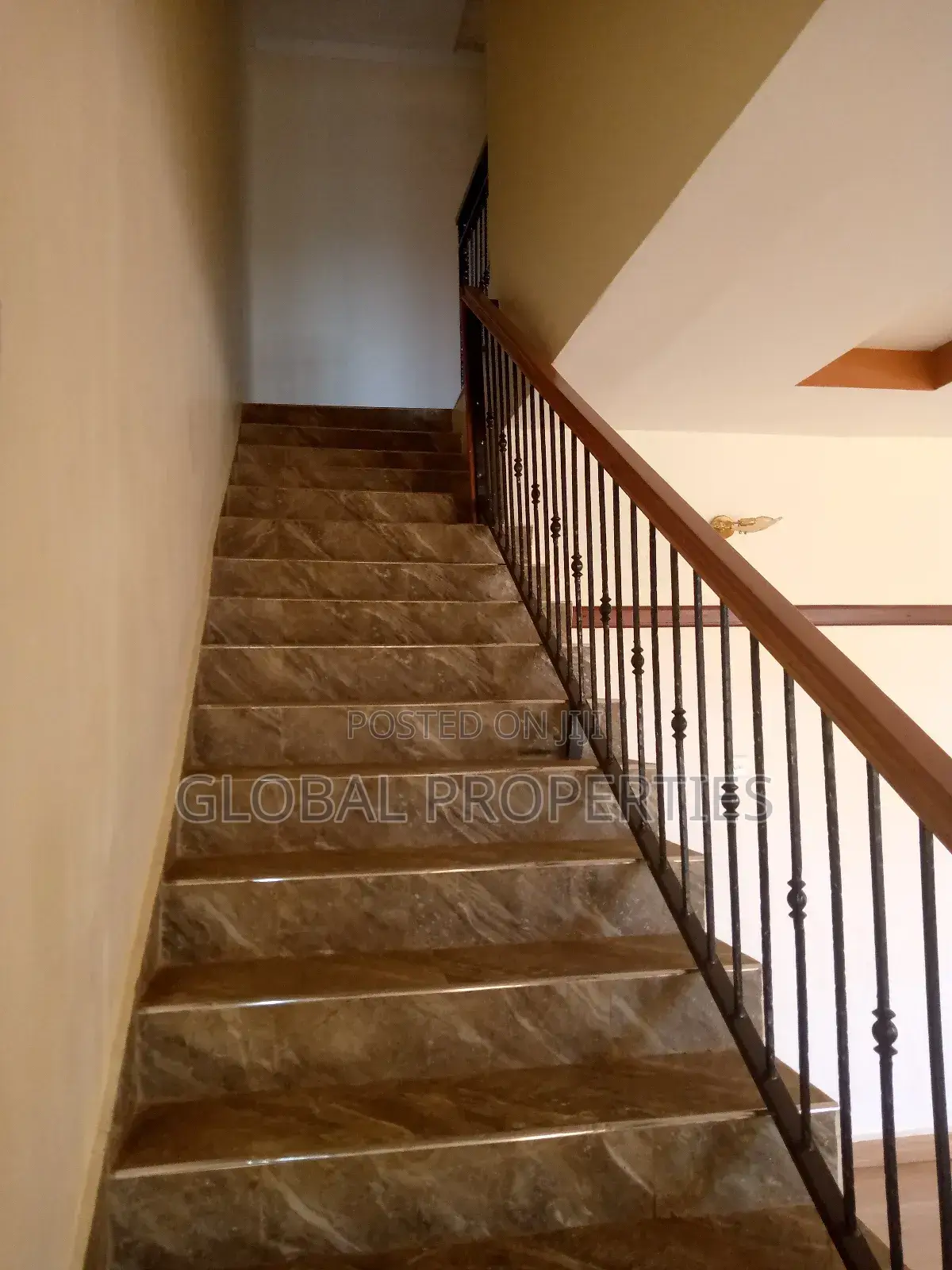 3bdrm Duplex in Najjera Buwate Rd, Central Division for rent
