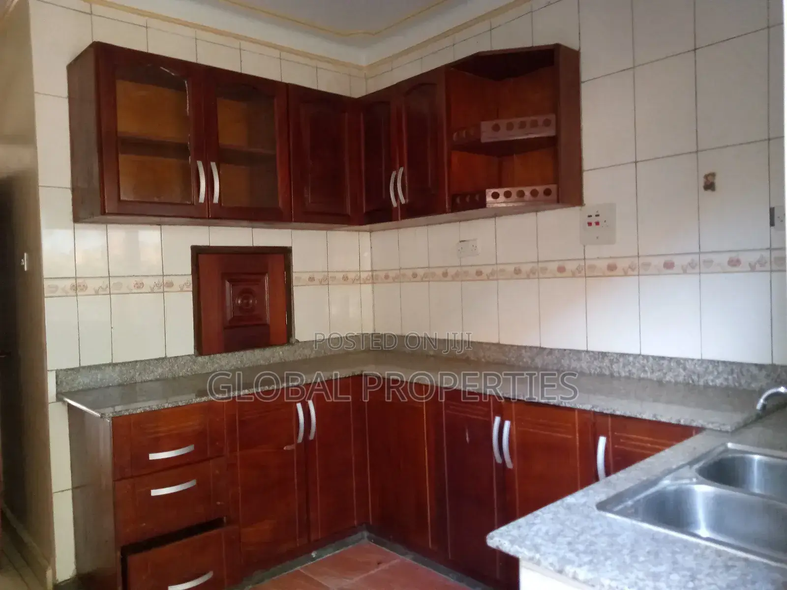 3bdrm Duplex in Najjera Buwate Rd, Central Division for rent