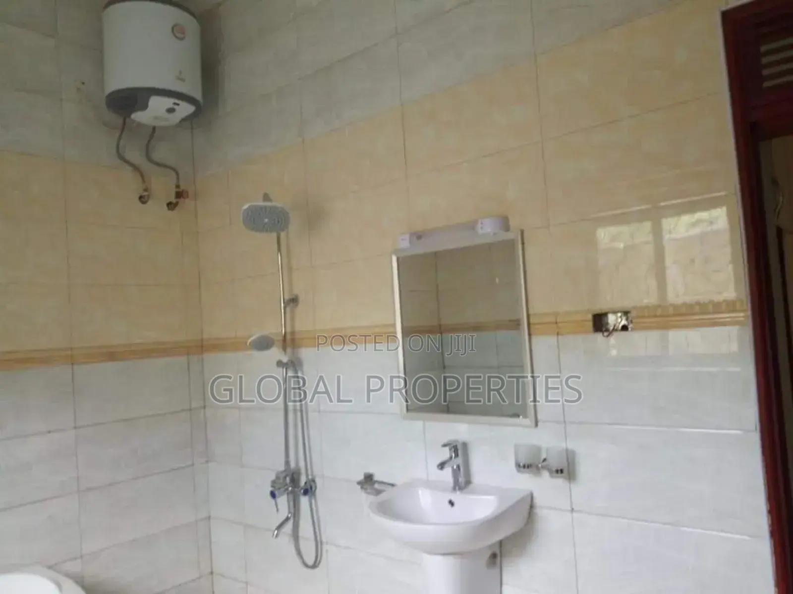 2bdrm Bungalow in Kira Bulindo Rd, Central Division for rent