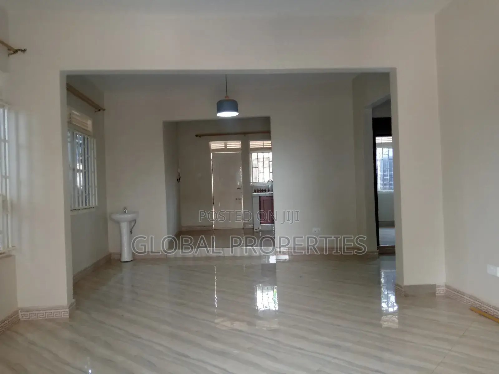 2bdrm Bungalow in Kira Bulindo Rd, Central Division for rent