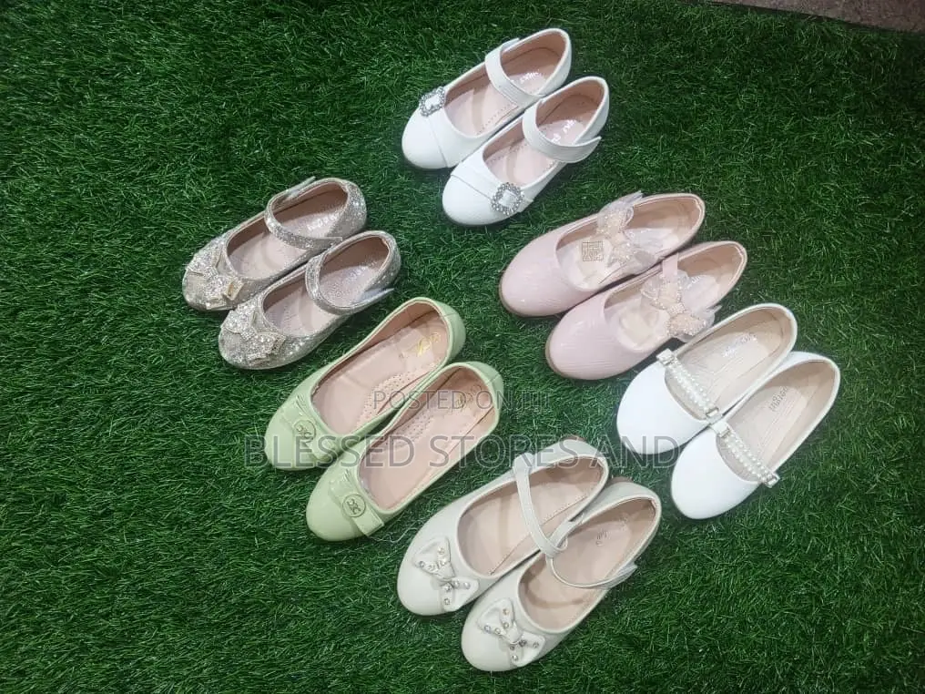 Girls Flat Closed Shoes