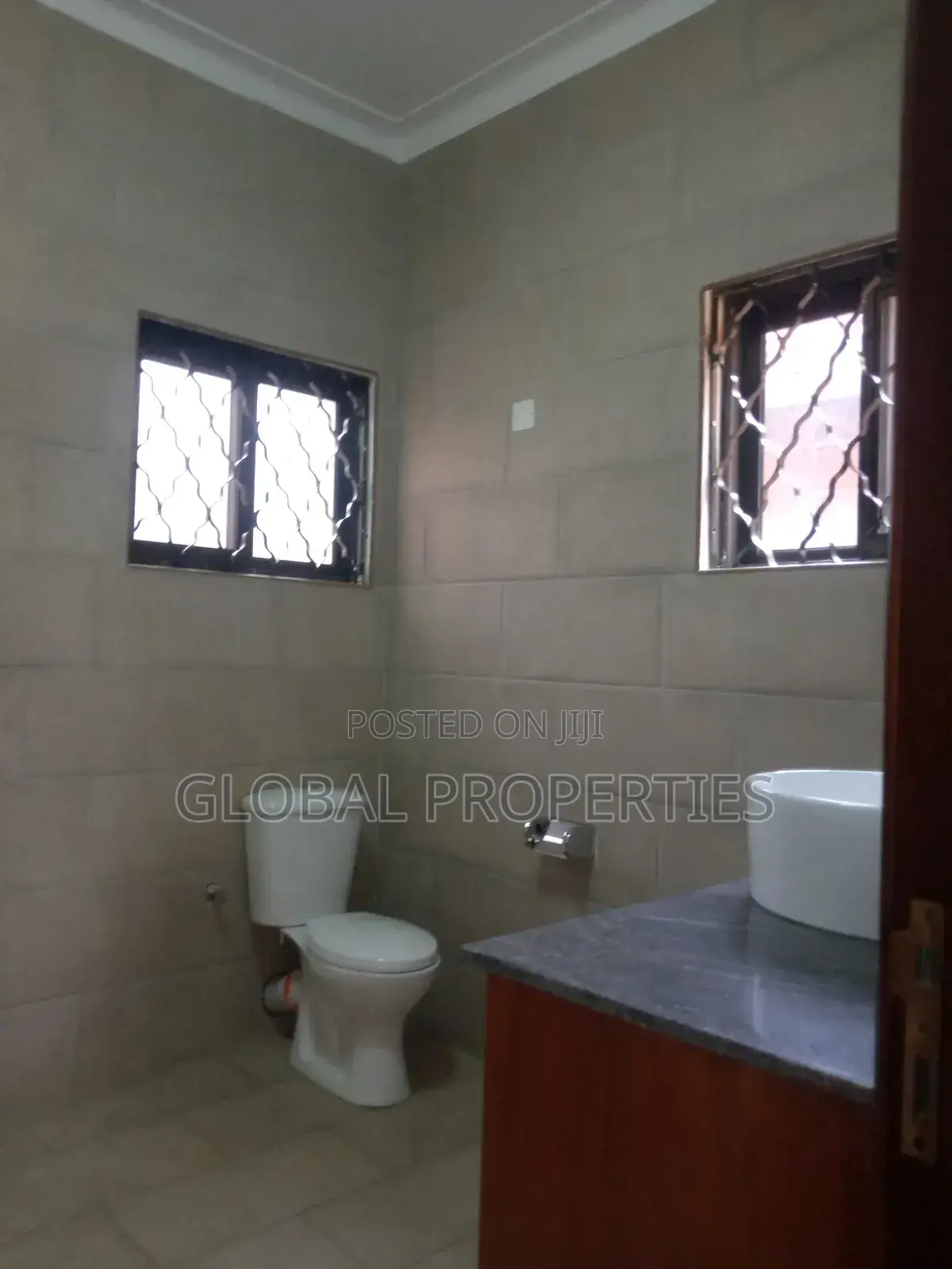 2bdrm Bungalow in Nsawo Estate, Central Division for rent