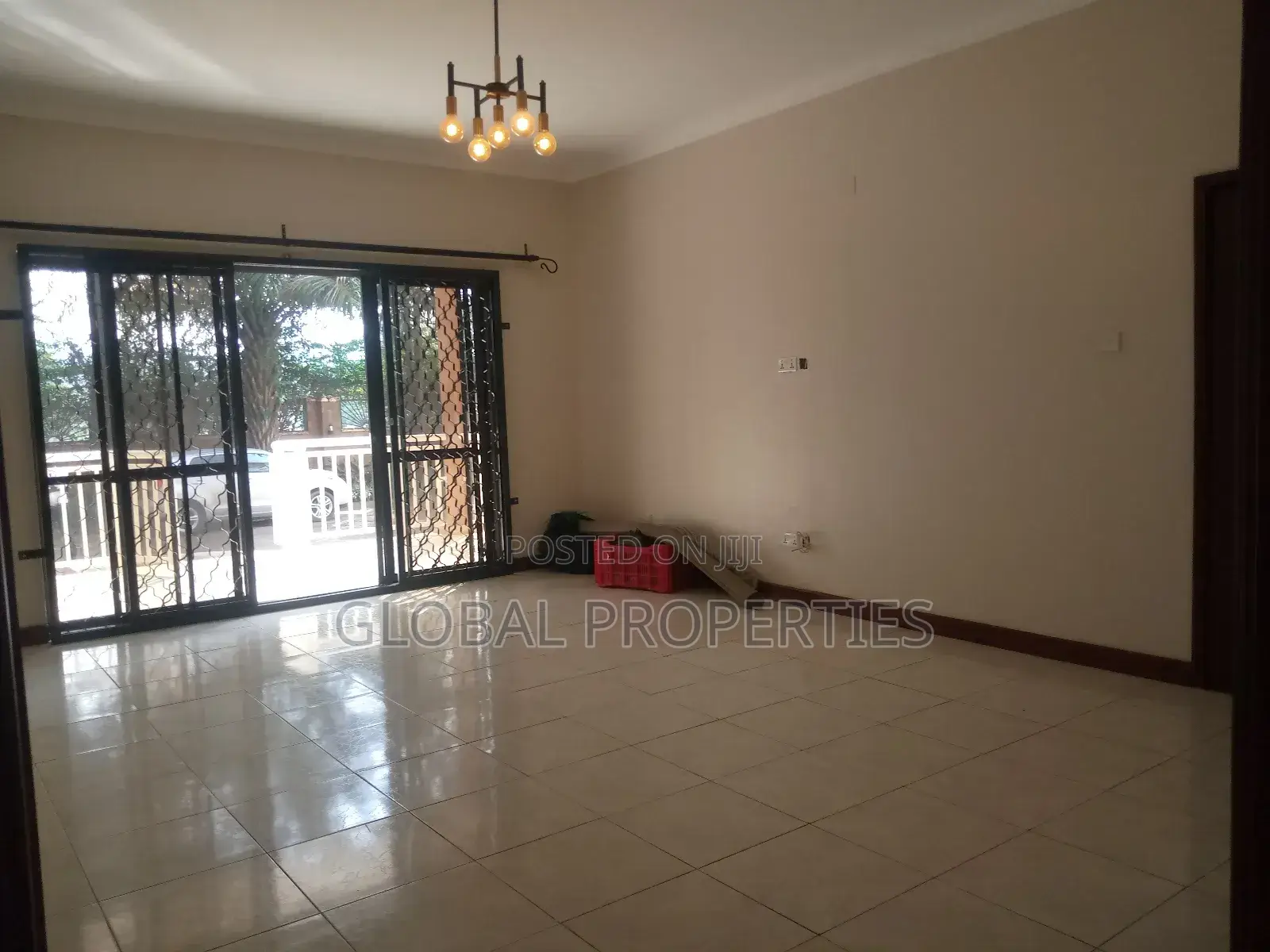 2bdrm Bungalow in Nsawo Estate, Central Division for rent