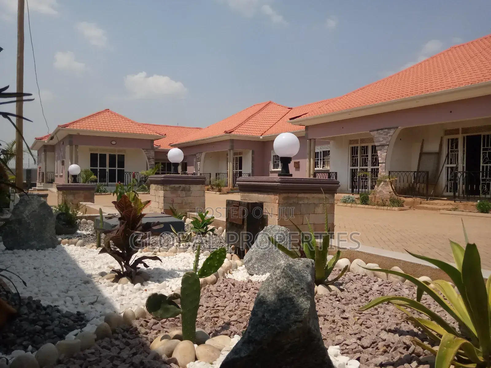 2bdrm Bungalow in Kyaliwajala Kira Rd, Central Division for rent