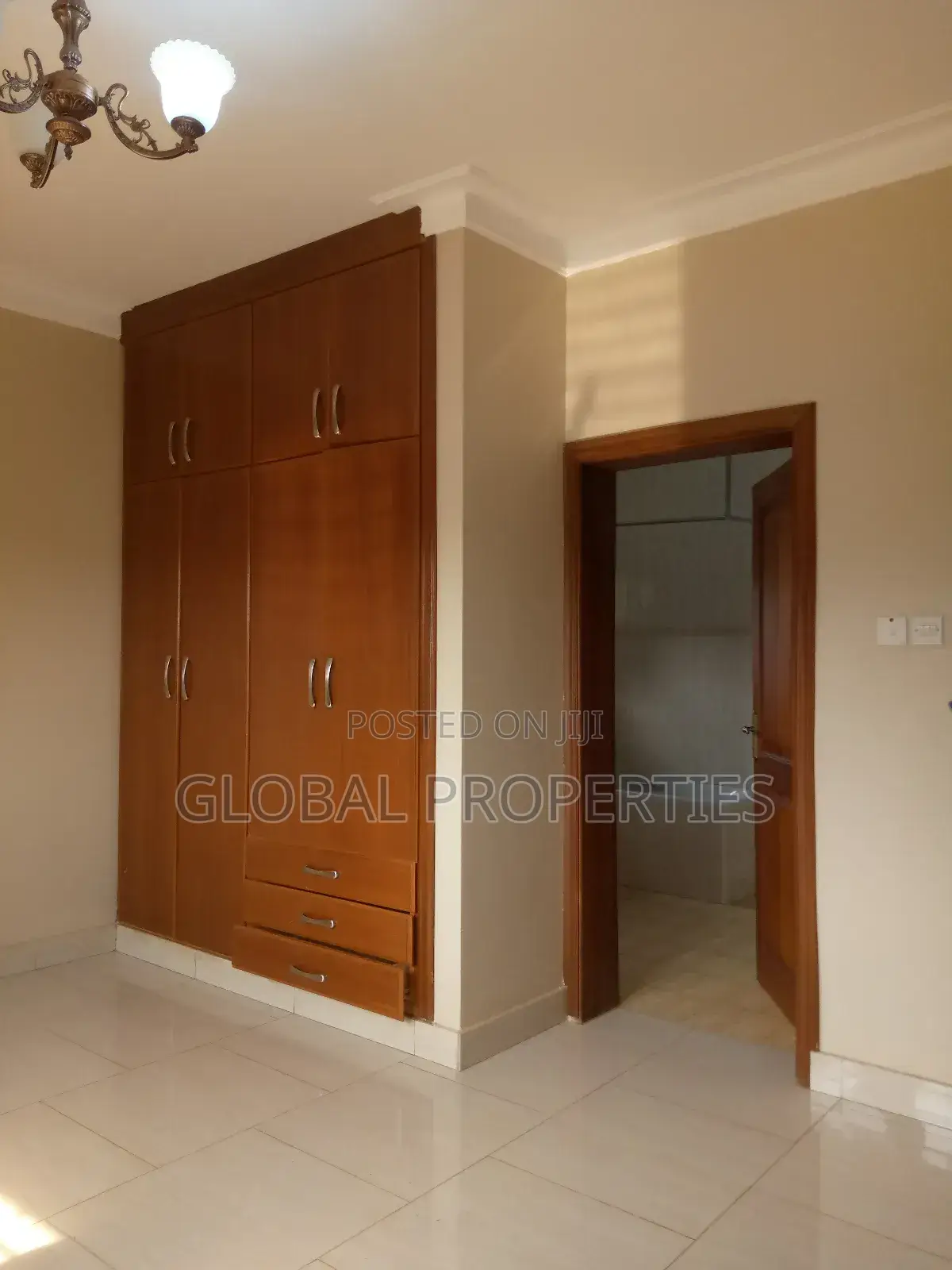 2bdrm Bungalow in Kyaliwajala Kira Rd, Central Division for rent
