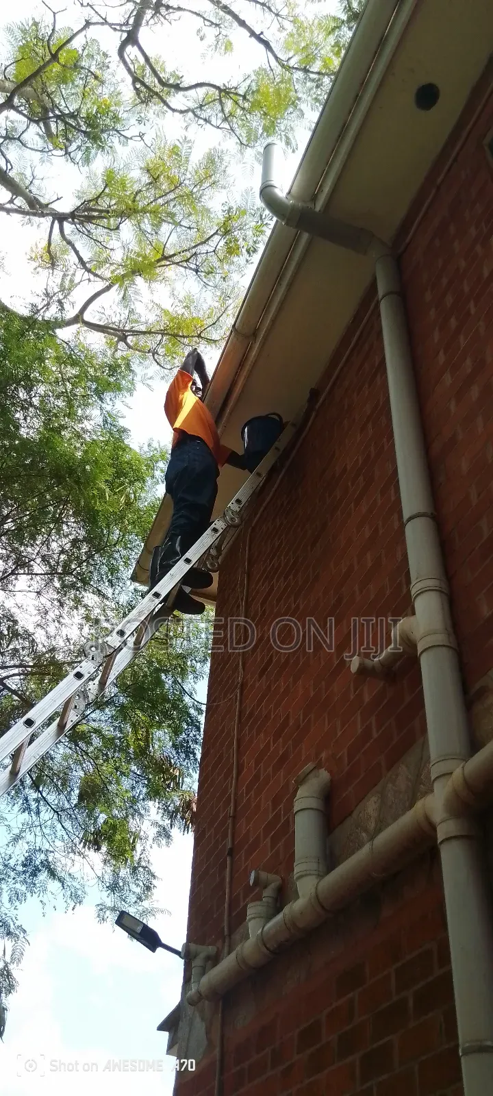 Water Gutter Cleaning Services